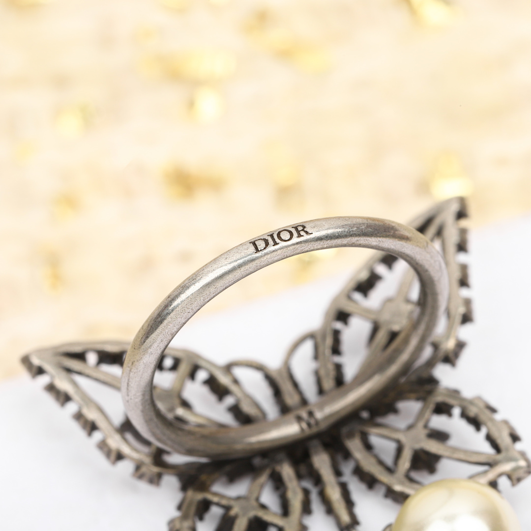 Dior butterfly diamond ring