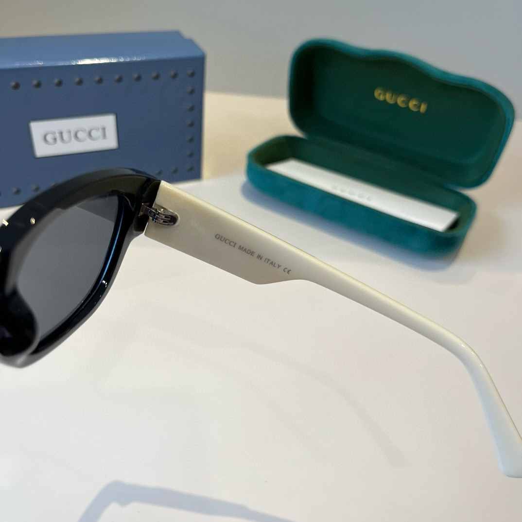 Gucci Round Frame Sunglasses