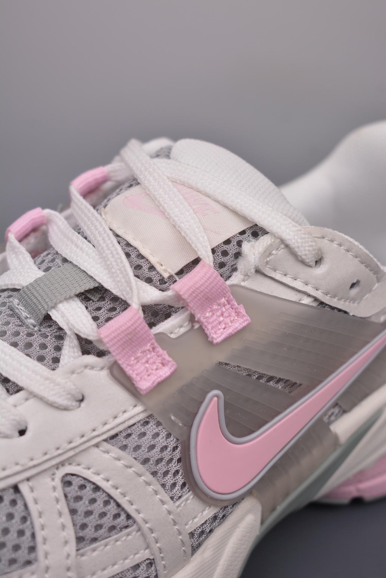 Nike V2K Runtekk Grey Pink White HQ4046-001