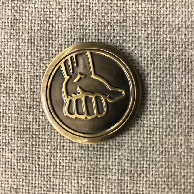 Metal Thumbs up pin Badge | Adjustable decoration