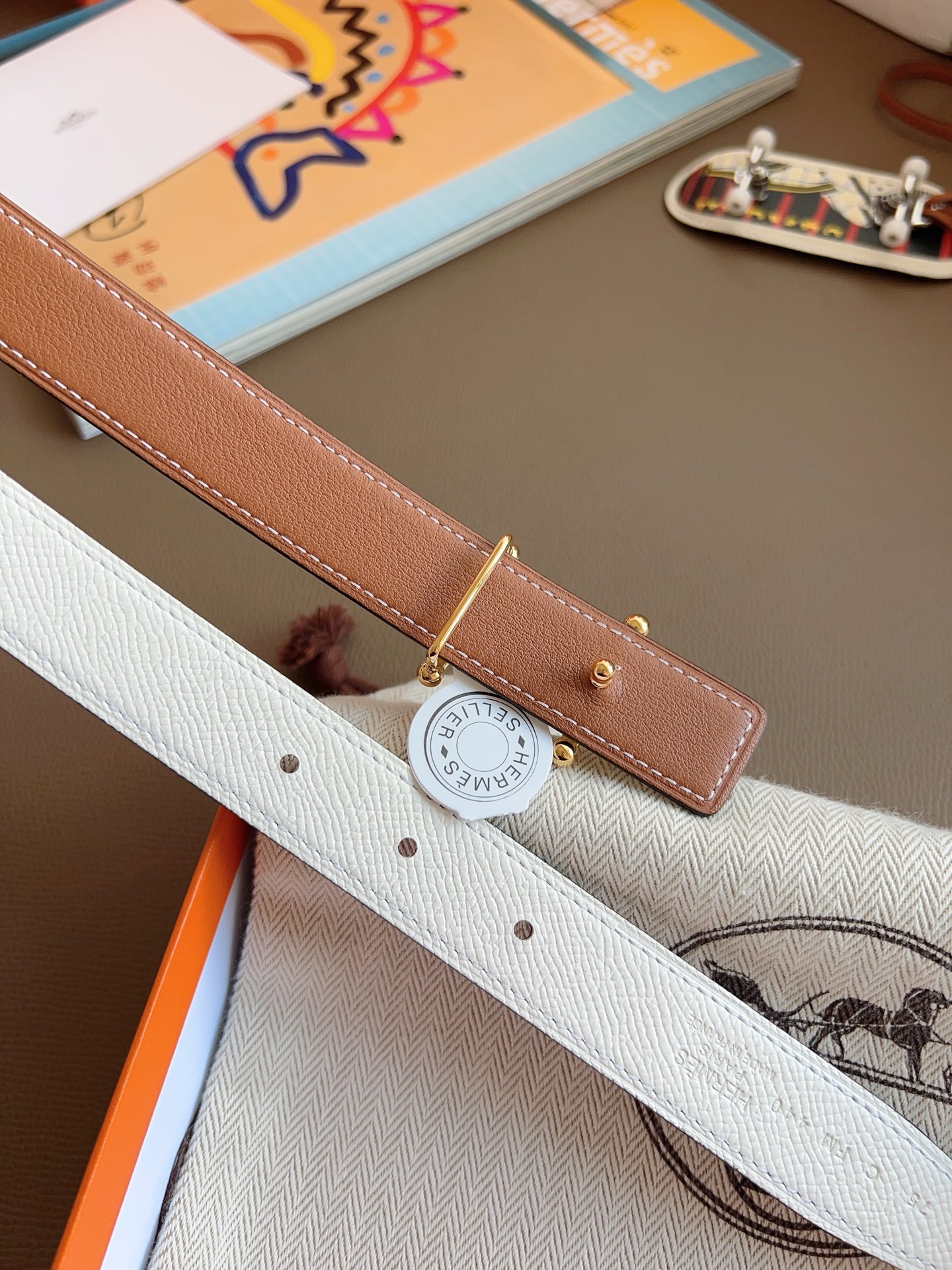Hermès 2025 New Women's Double-Sided Belt 2.4cm Width
