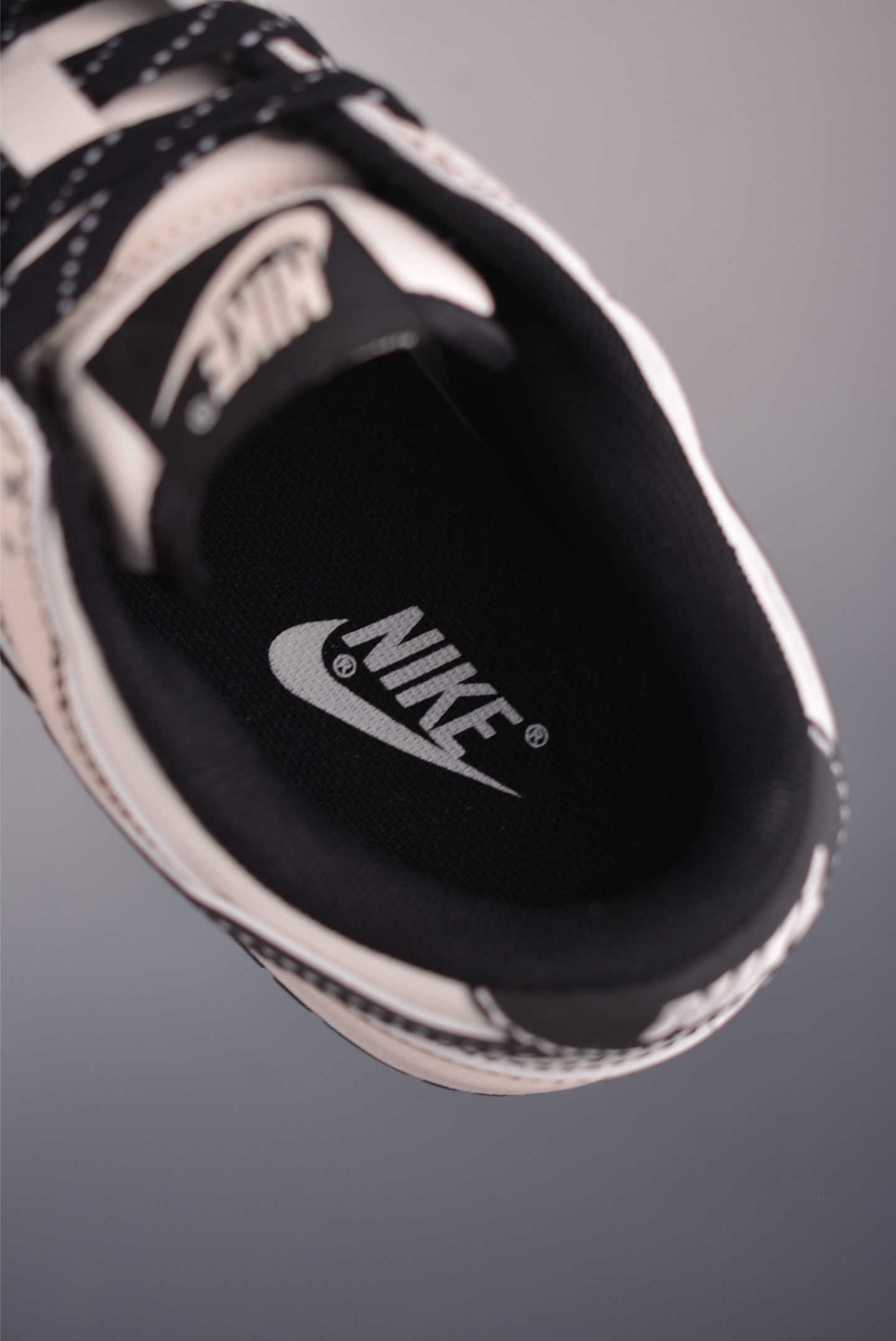 Nike SB Dunk Low “Beige Black”