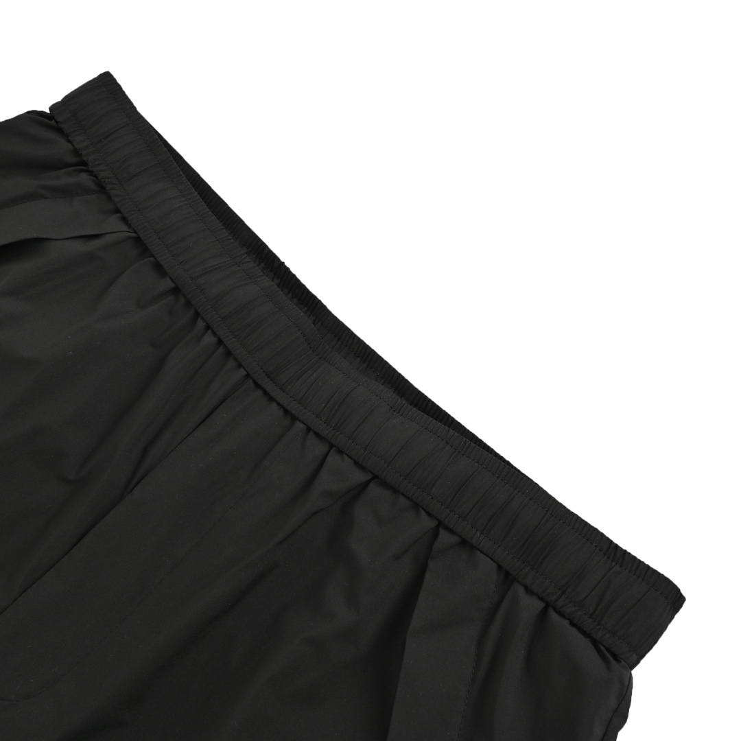 Moncler 24ss Bermuda shorts with small back pockets