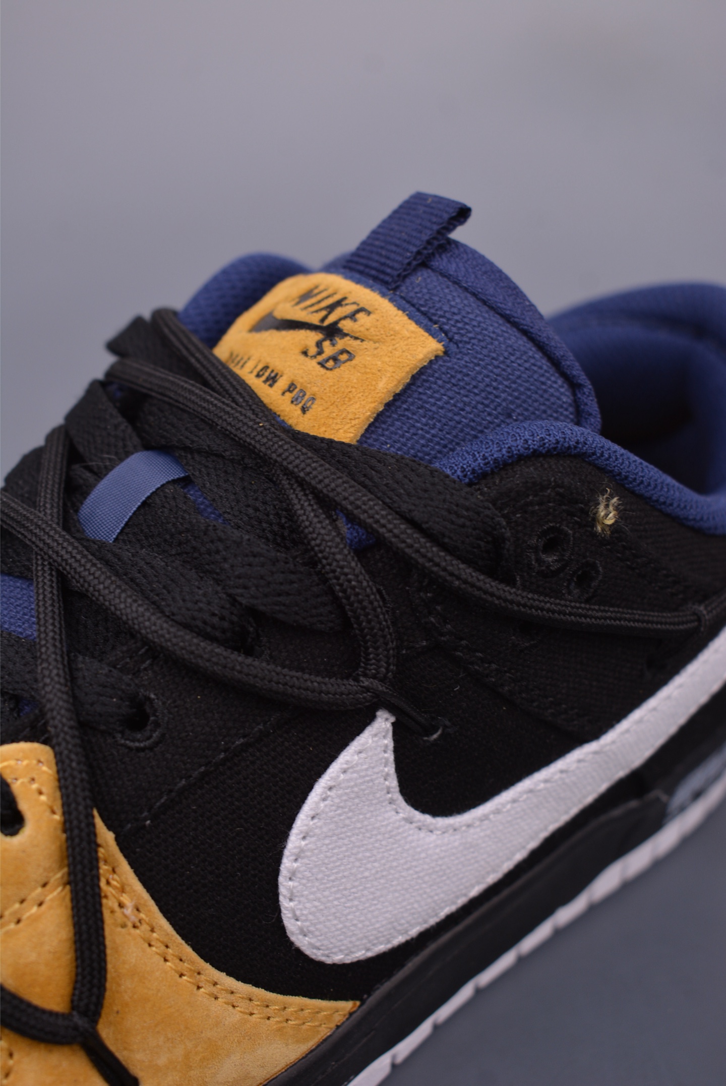 Nike SB Dunk Low 