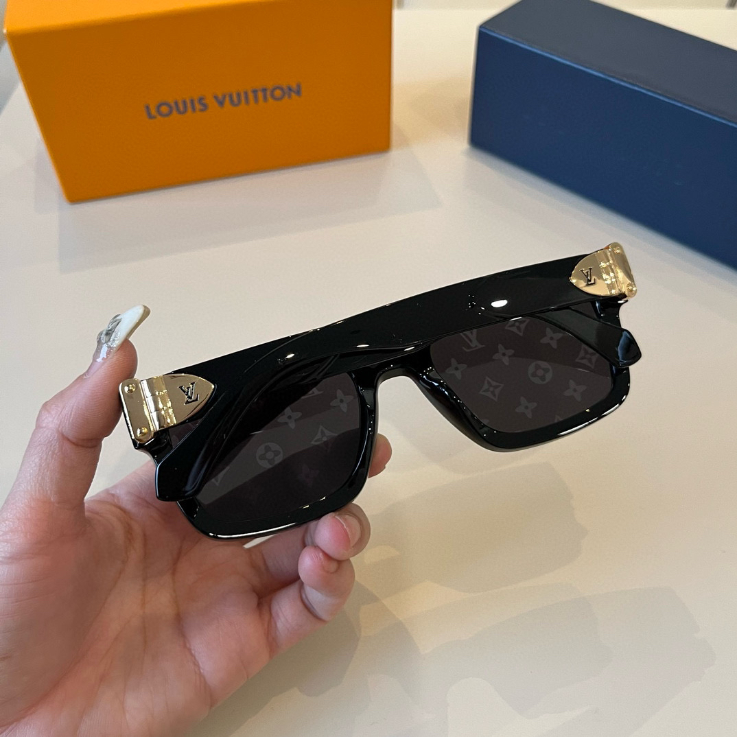 Louis Vuitton square frame sunglasses