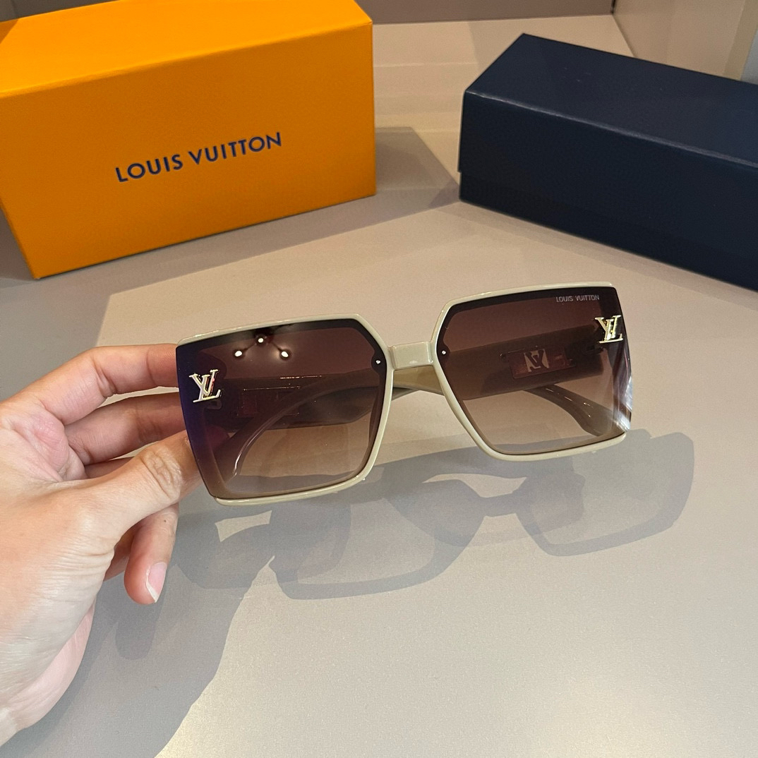 Louis Vuitton square-frame sunglasses