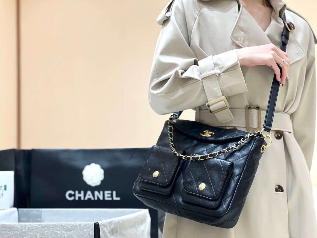 Chanel 24A Haute Couture Collection vintage messenger bag AS4993