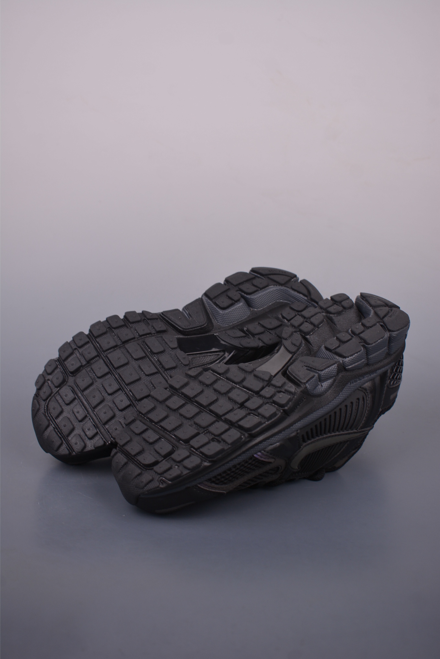 NIKE ZOOM Vomero 5 SP 