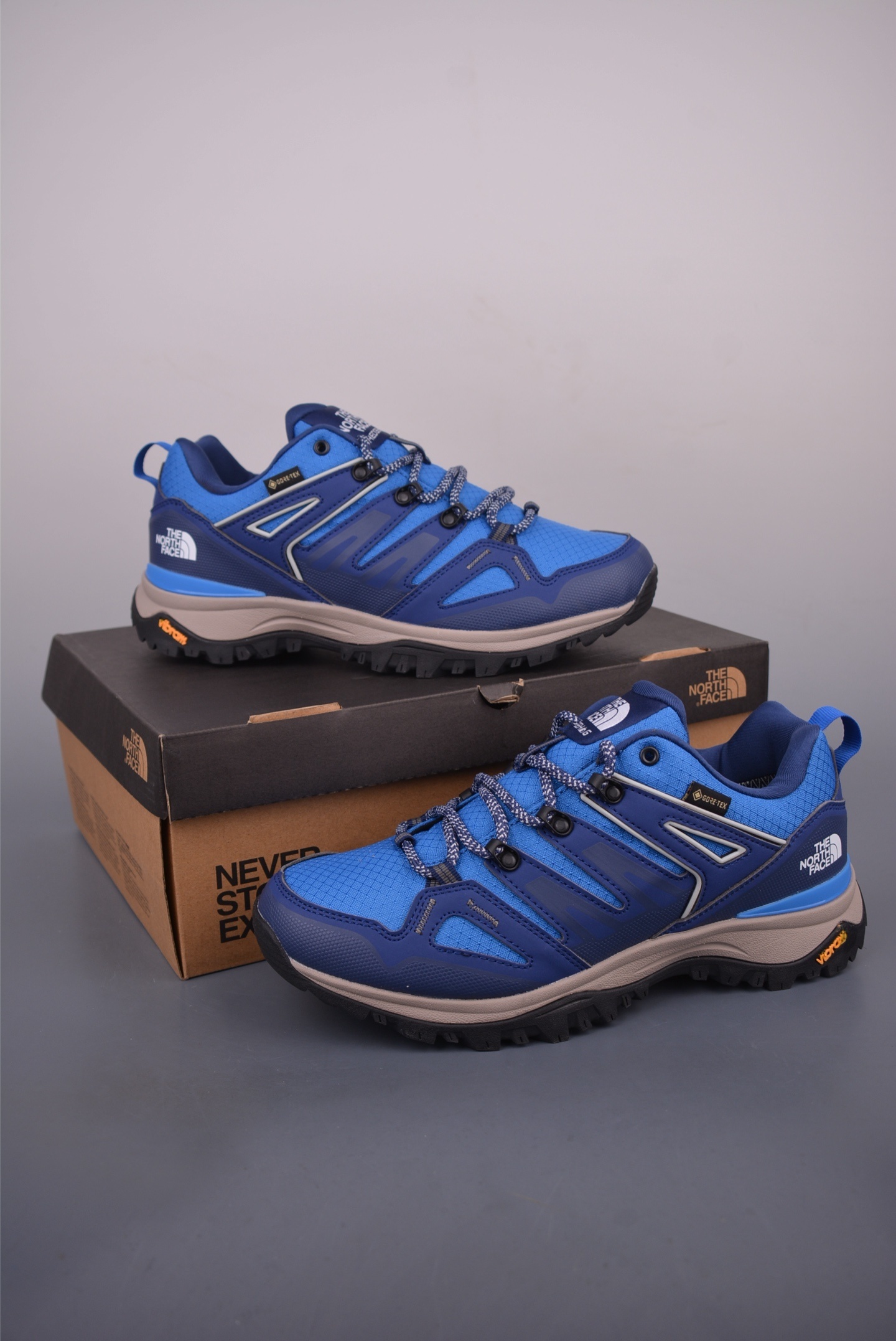 The North Face Mountaineering Cross-Country Hiking Shoes A4T373324
