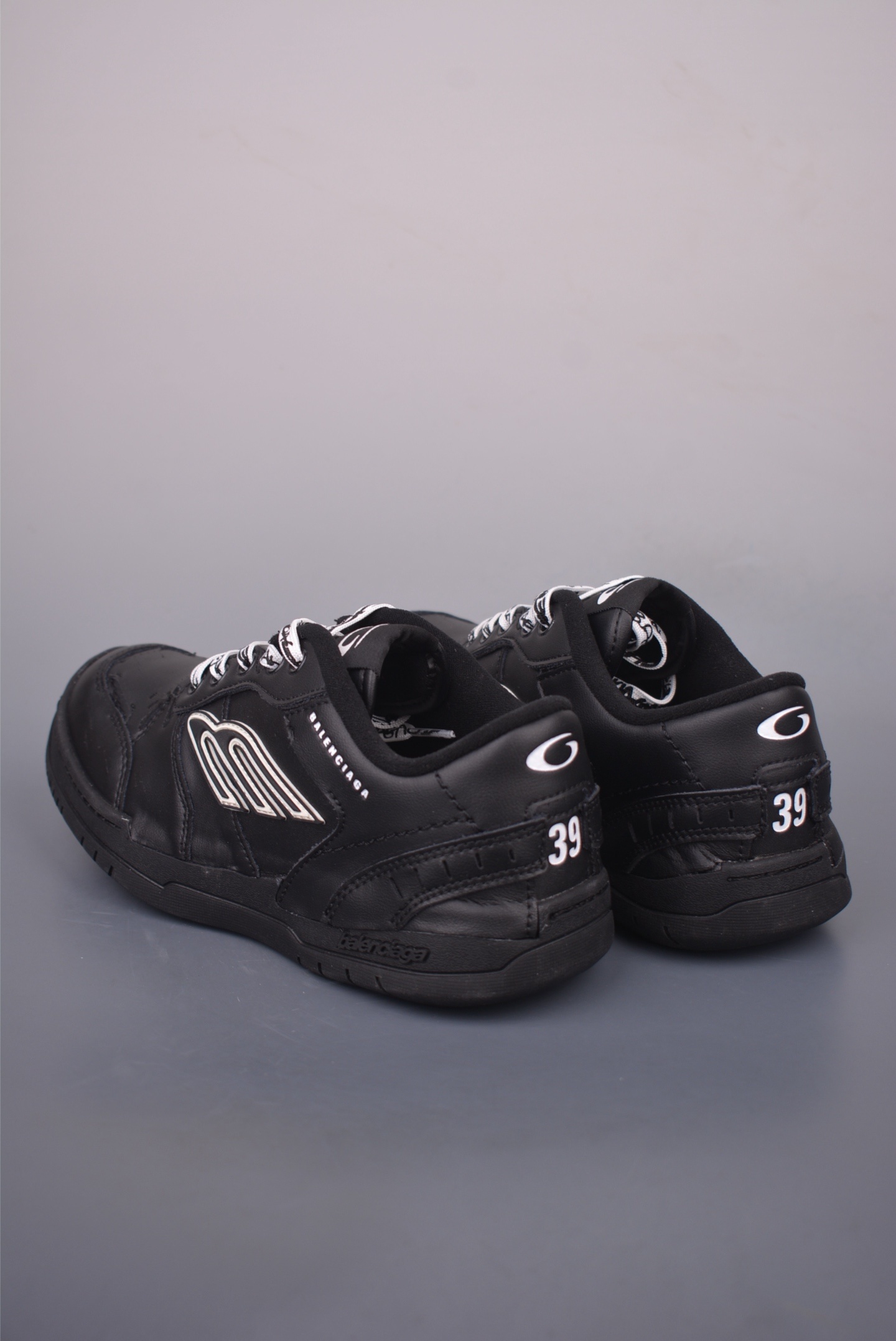 Balenciaga Hamptons Warn-Out 