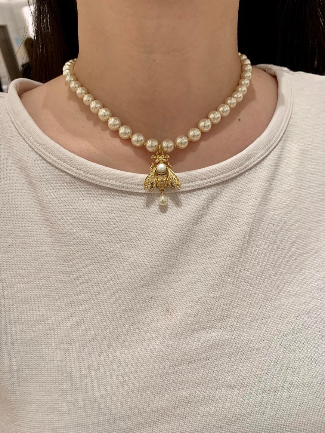 Dior alphabet bee pearl necklace