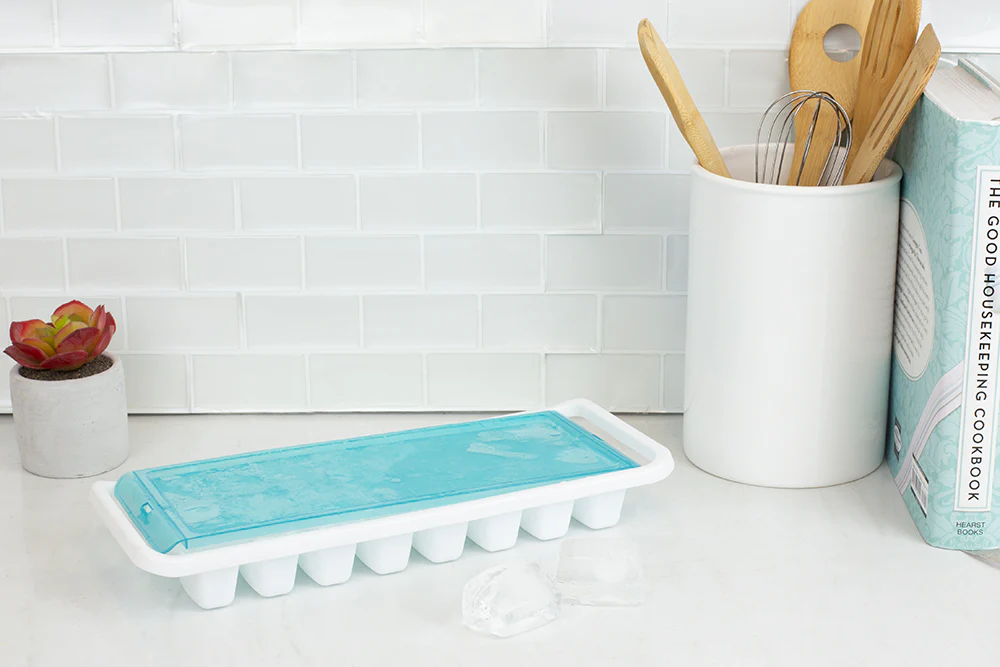 Home Basics 16 Compartment Square Plastic Stackable Ice Cube Tray with Snap-on Cover, Blue