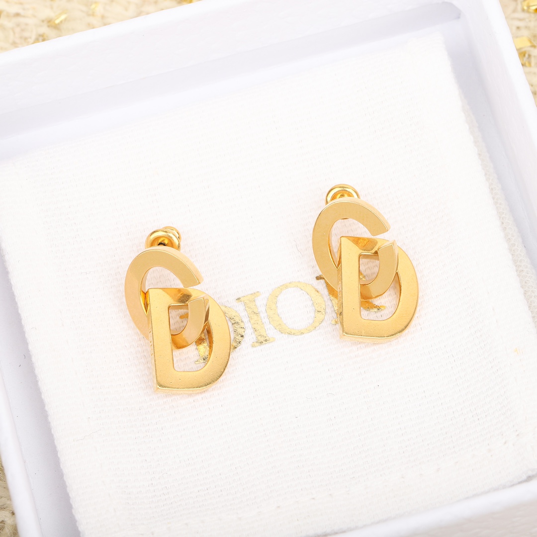 Dior CD letter earrings