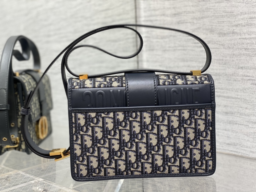 Dior Montaigne 30 monogram chain bag
