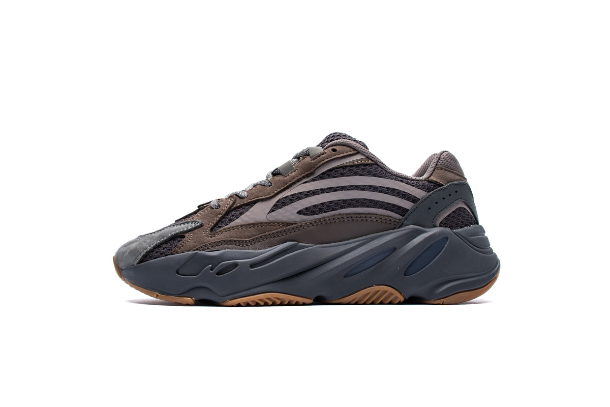 700V2