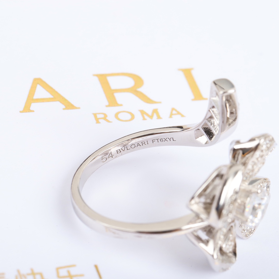 Bulgari diamond hollow flower ring