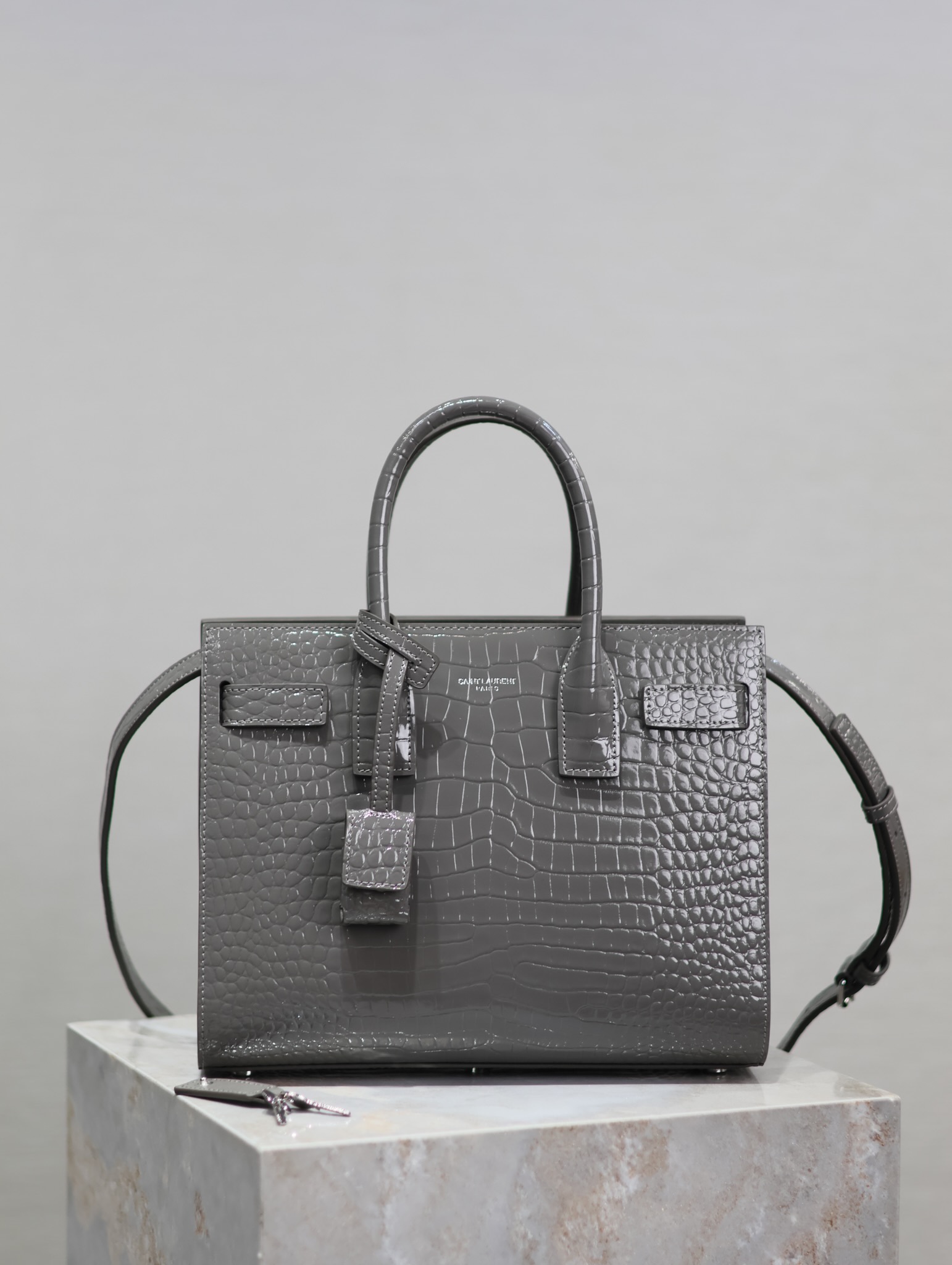 Yves Saint Laurent sac de jour accordion bag 421863