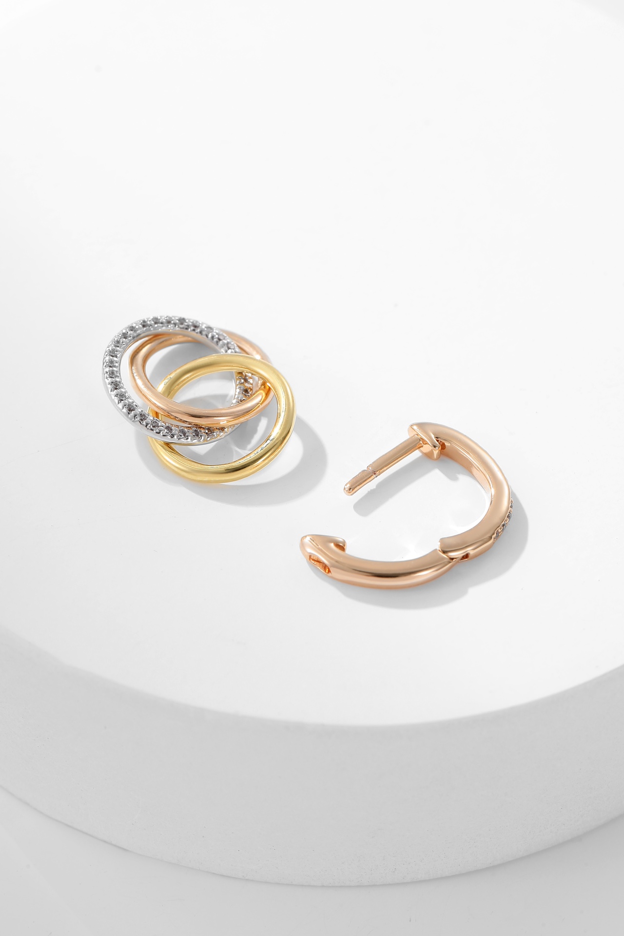 Cartier Trinity tricolor ring diamond earrings