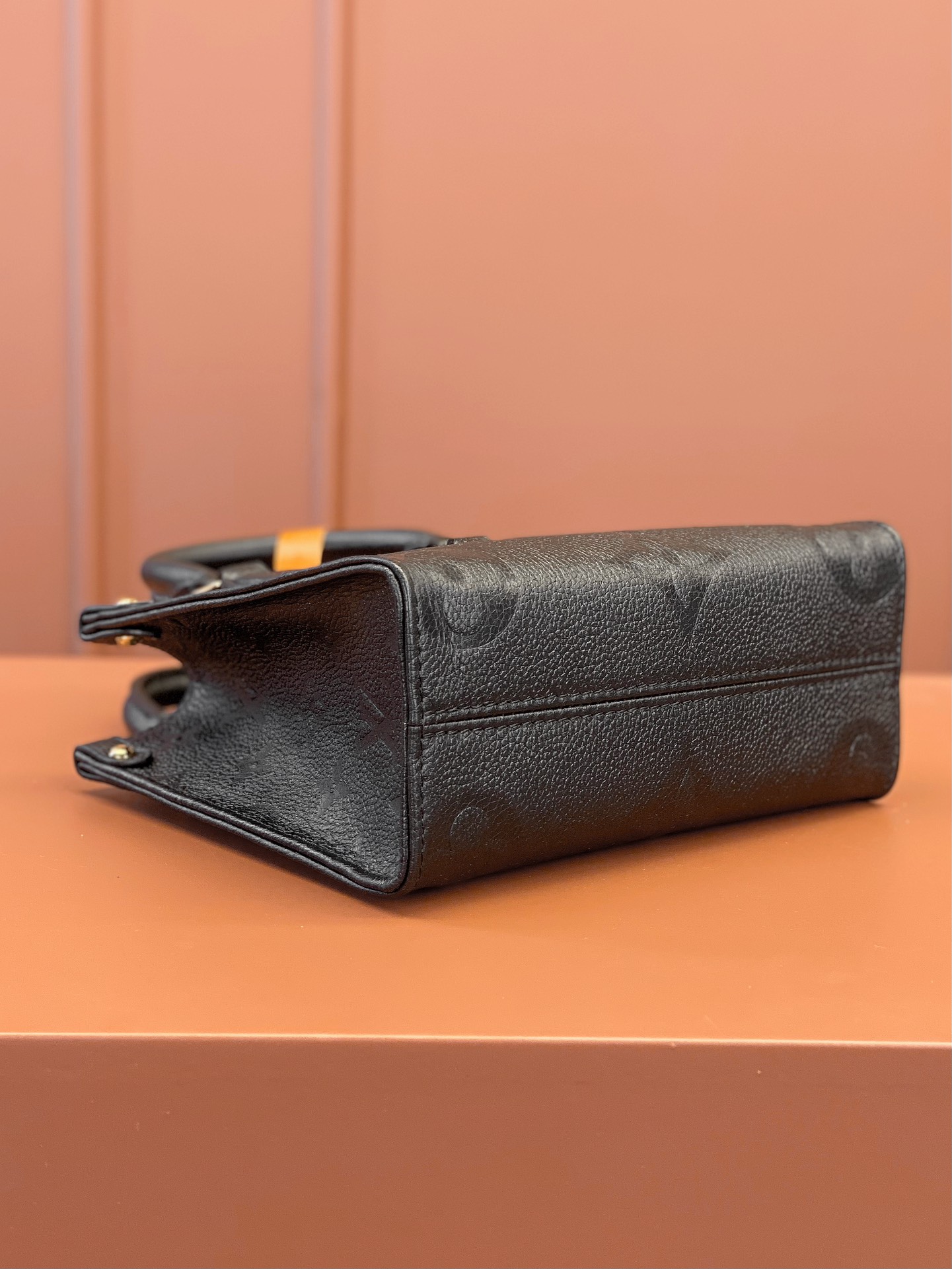 Louis Vuitton ONTHEGO BB Handbag M46993