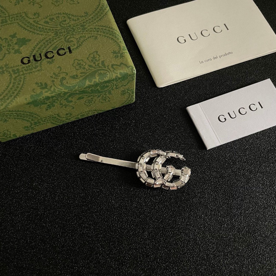 GUCCi diamond hairpin