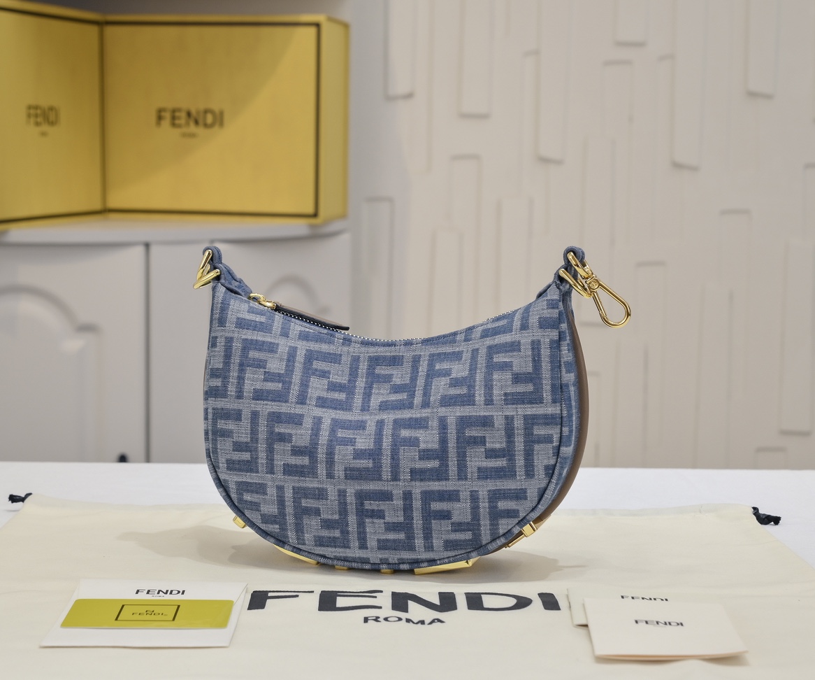 FENDI praphy underarm bag 1009