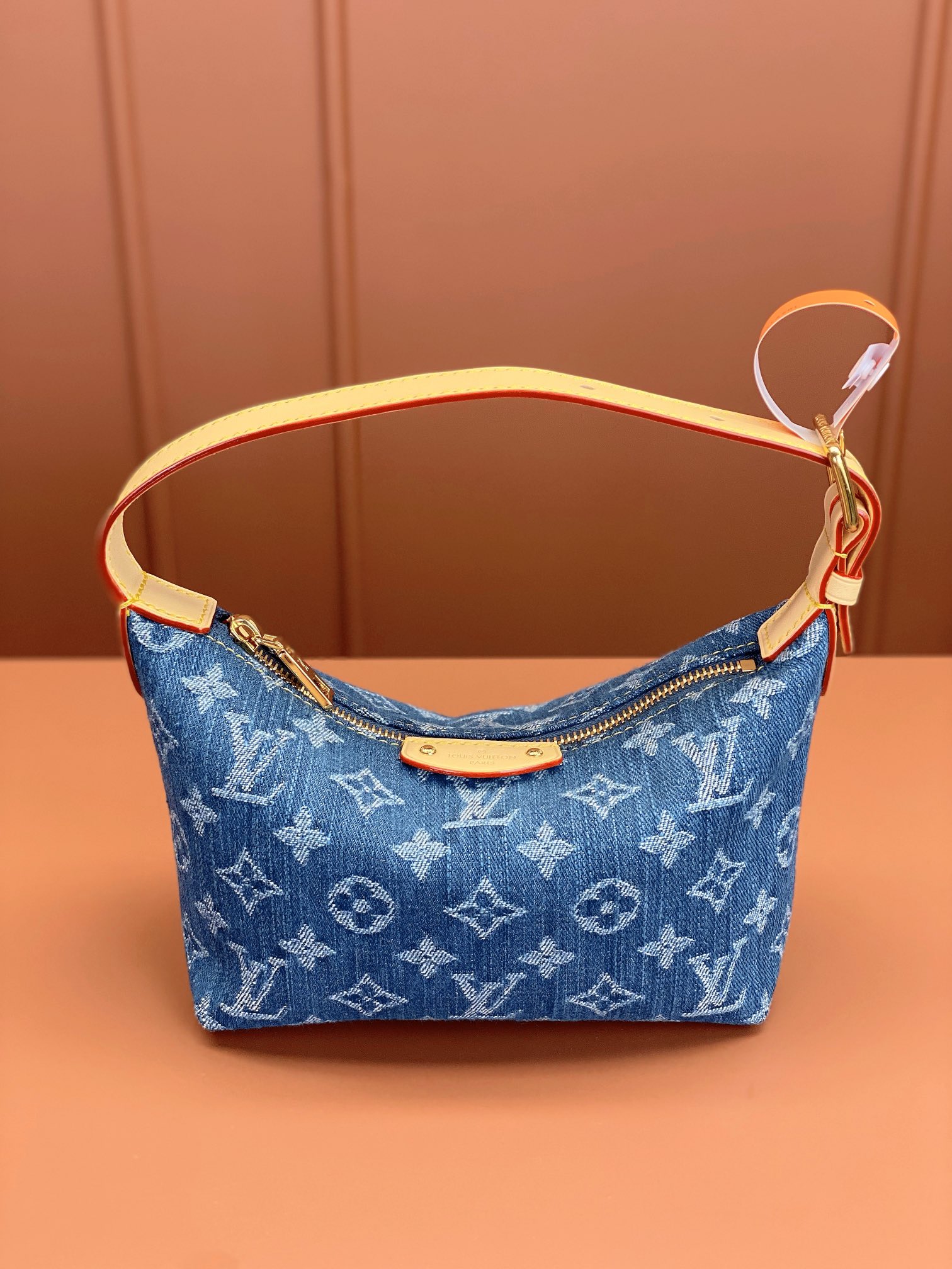 Louis Vuitton HILLS POCHETTE Clutch M82949