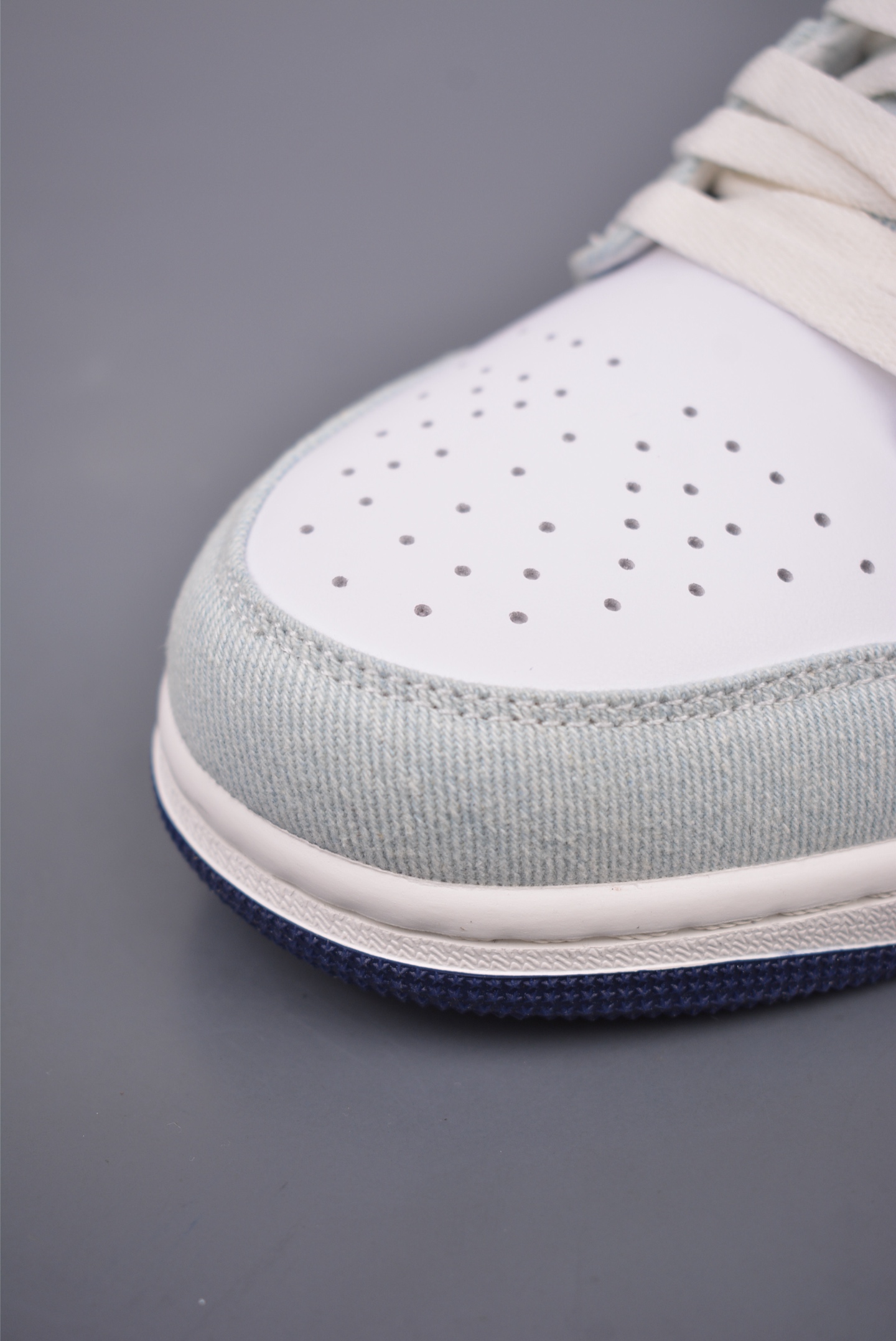 Nike Wmns Air Jordan 1 Low GS White Blue Denim IH0648-141
