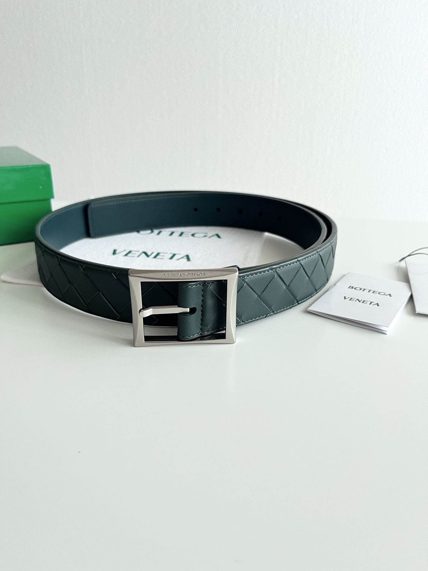 Bottega Veneta intreccio woven cowhide double-sided waistband with a width of 3.5cm