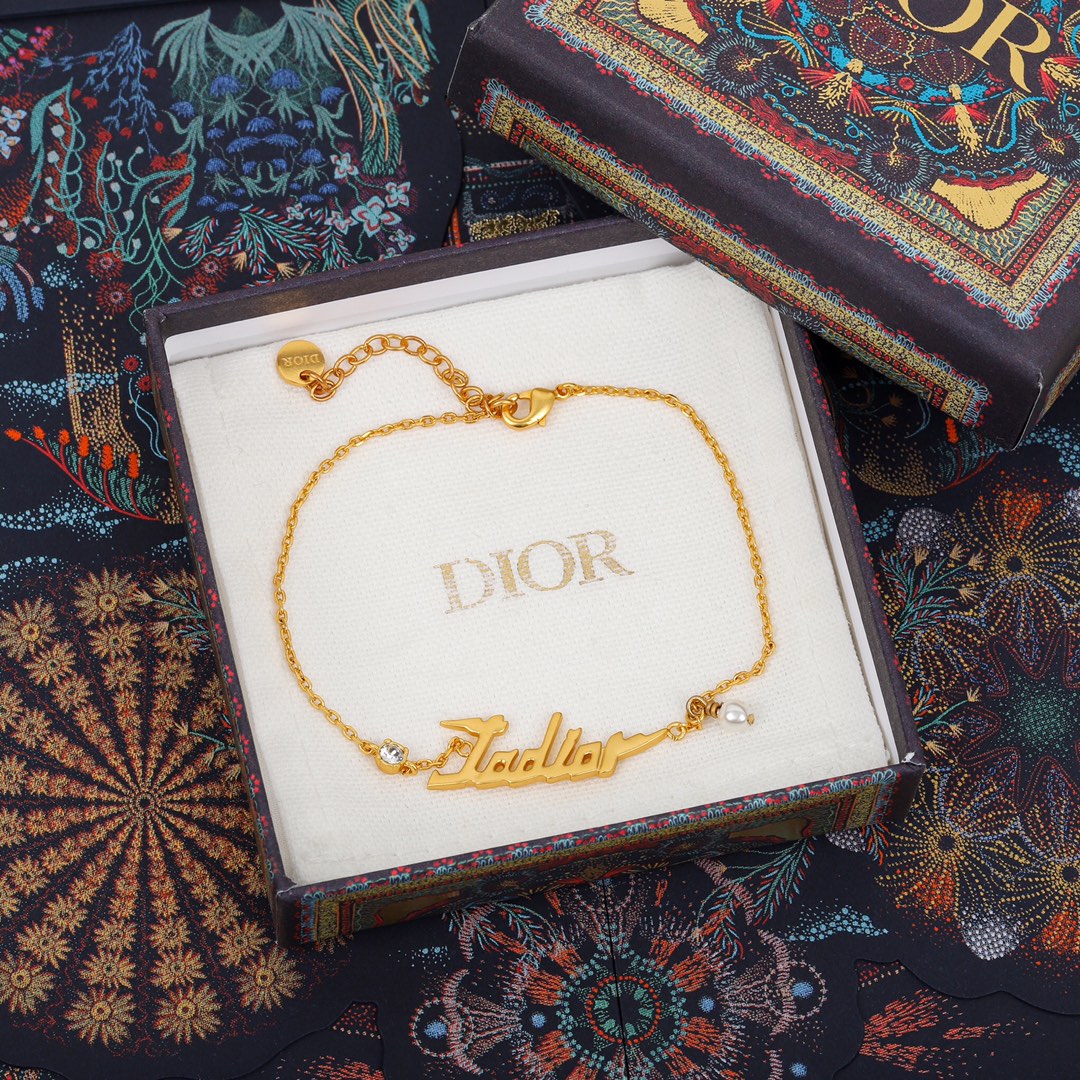 Dior Pearl Letter Bracelet