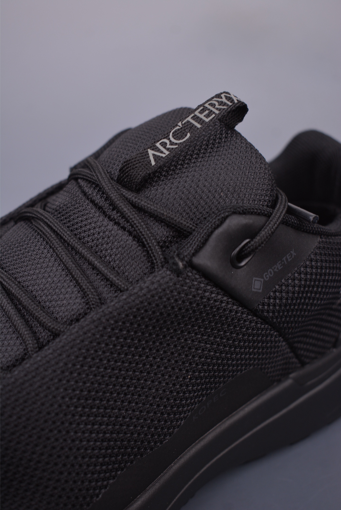 Arc'teryx Kopec GTX outdoor hiking shoes all black X000009208