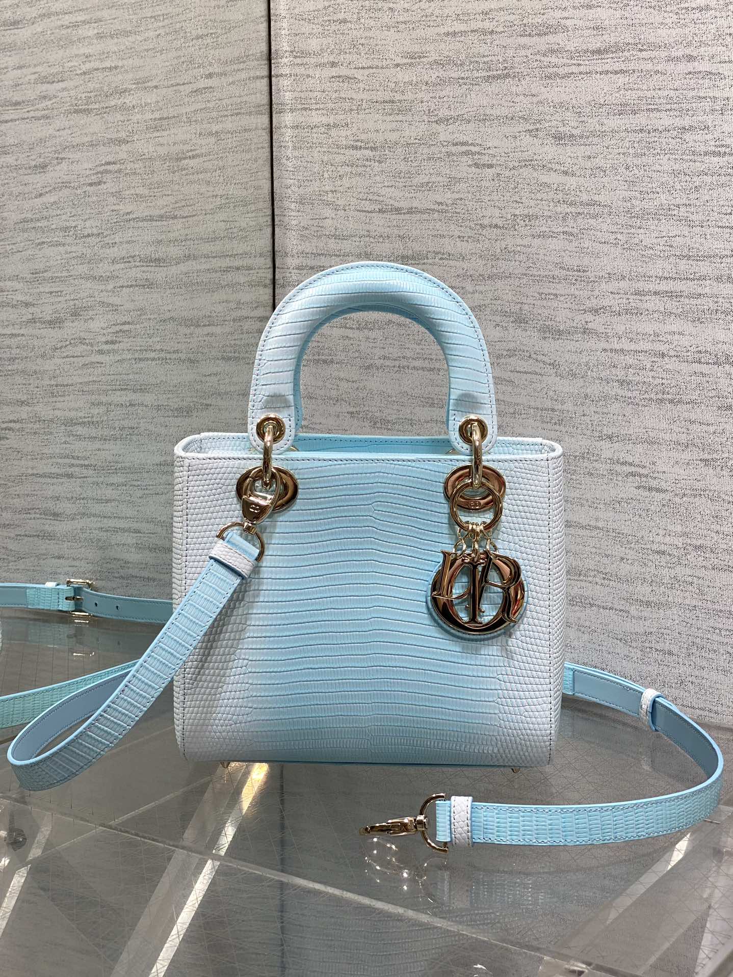 Dior Lady Dior four-grid rare lizard pattern handbag