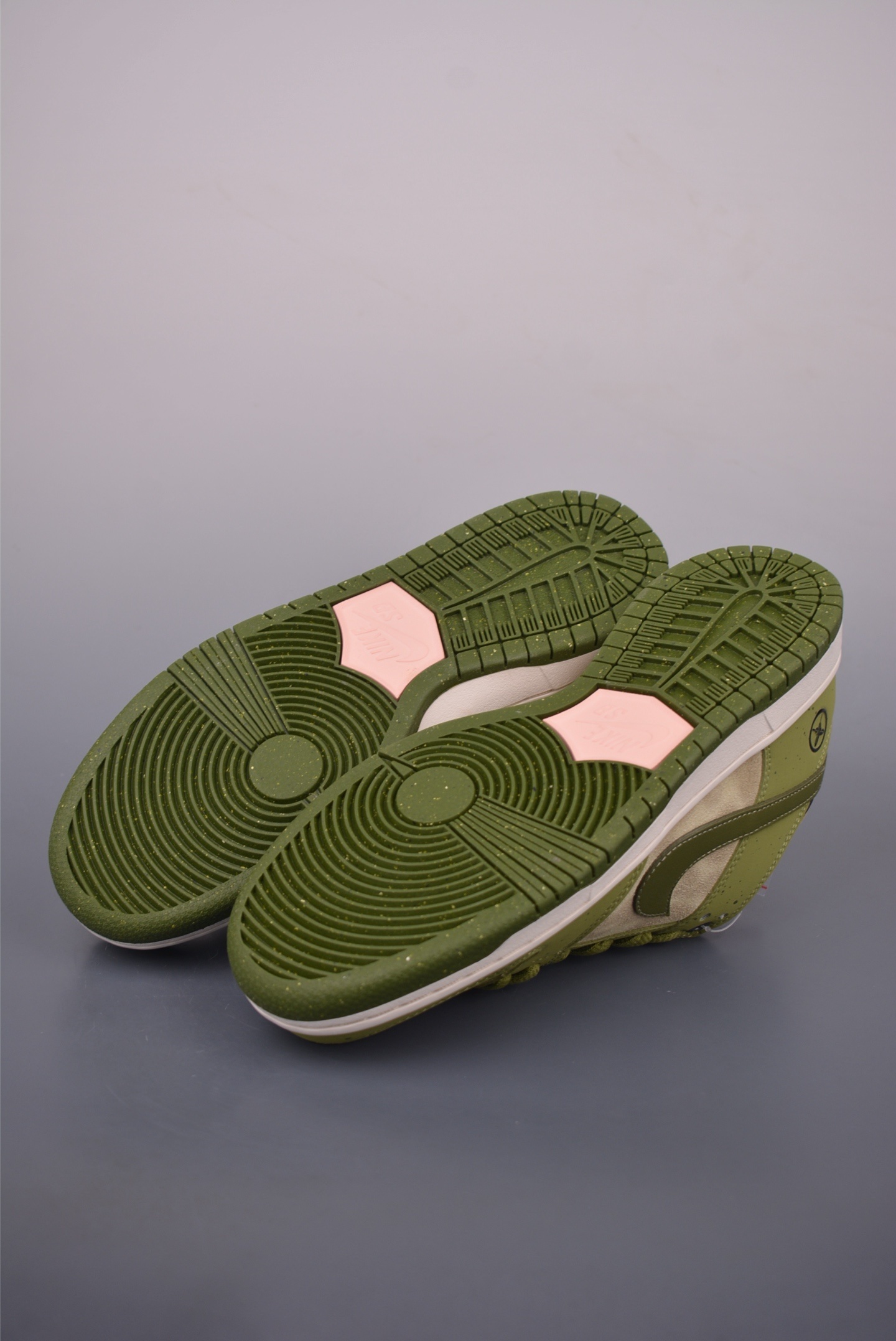Yuto Horigome x Nike Dunk Low SB “Asparagus” HF8022-300
