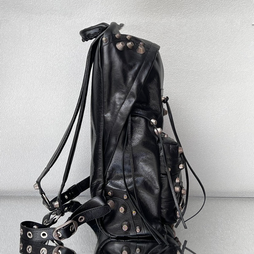 Balenciaga le cagole rivet school bag