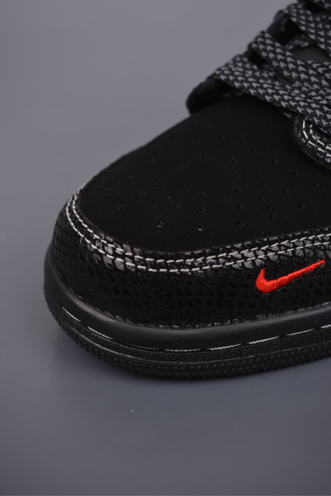 Travis Scott x Nike Air Jordan 1 Low Year of the Snake black and red CH6336-018