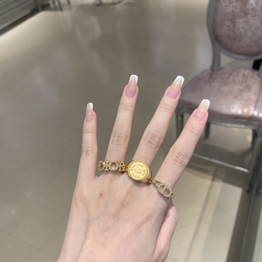 Dior CD coin letter ring