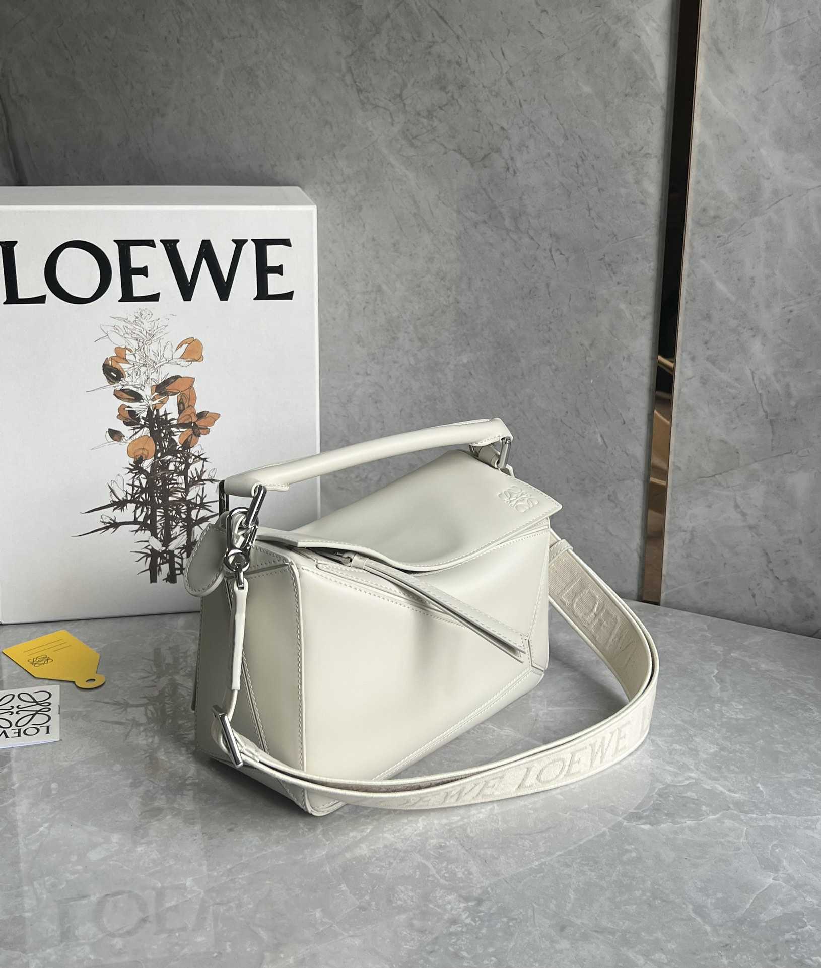 Loewe zzle embroidered shoulder strap bag 0189
