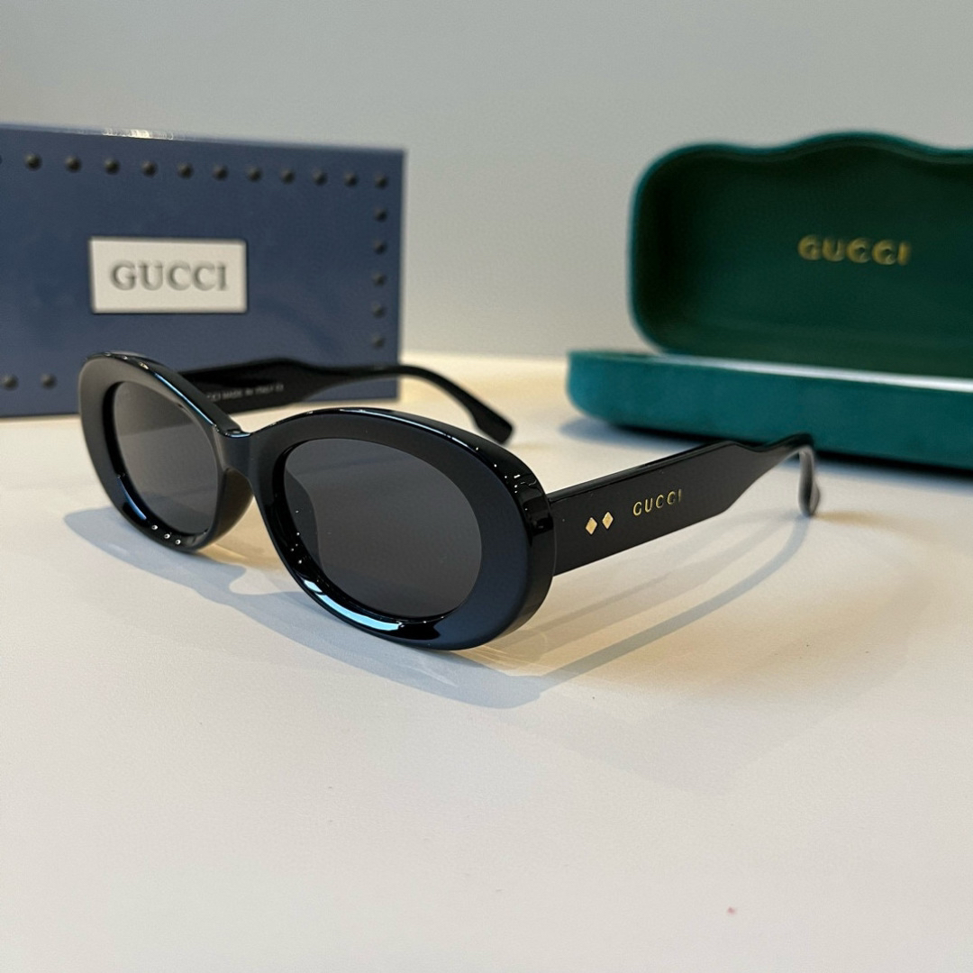 Gucci Round Frame Sunglasses