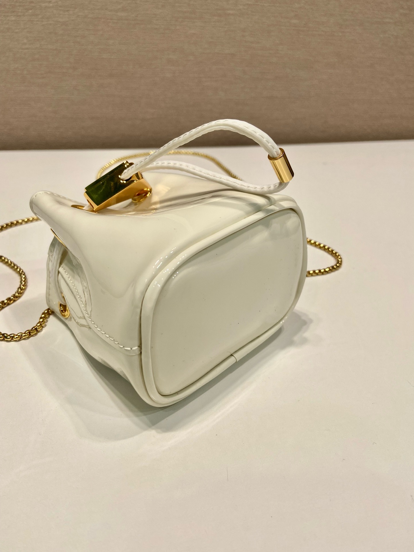 Prada patent leather small bucket 1NR016