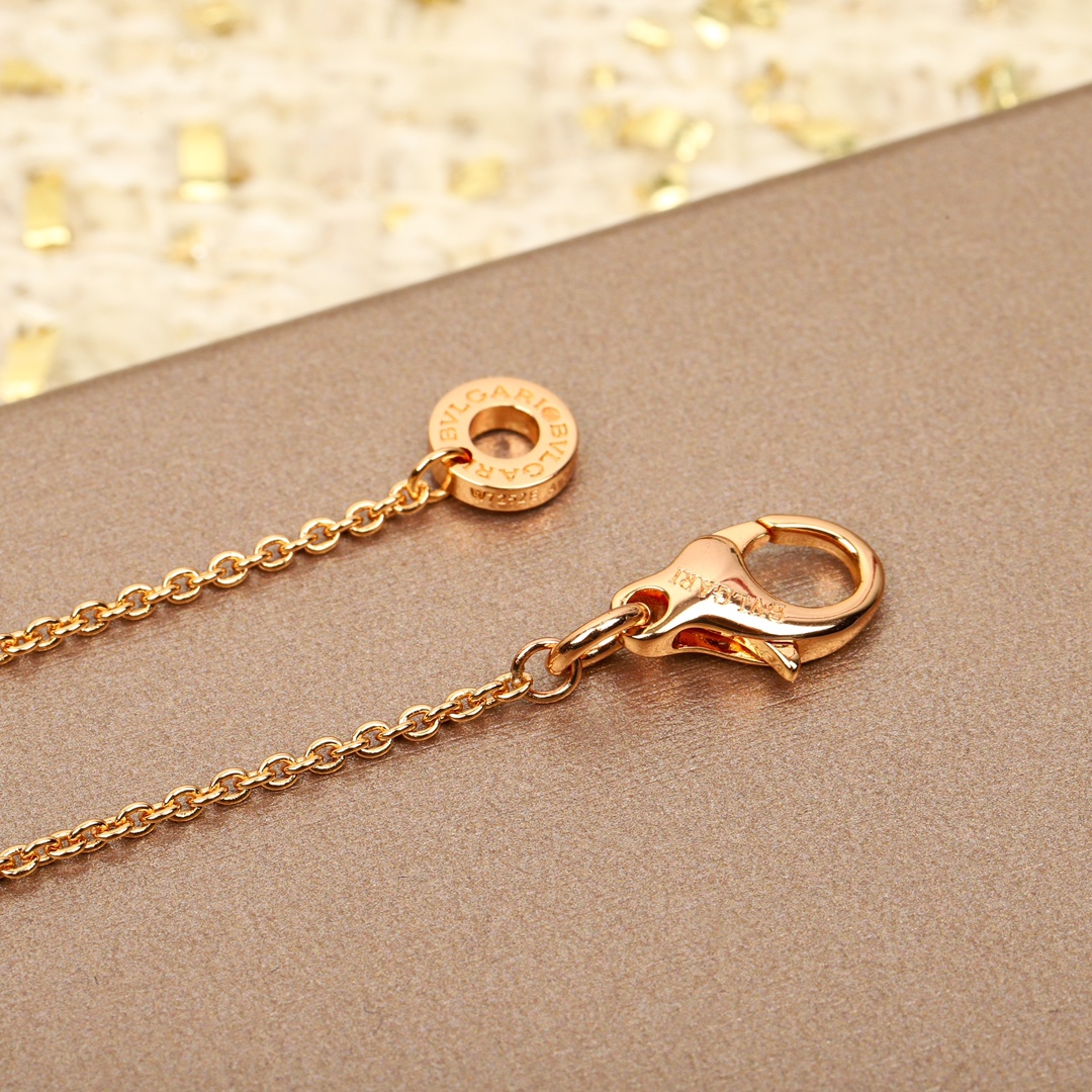 Bulgari CABOCHON round necklace