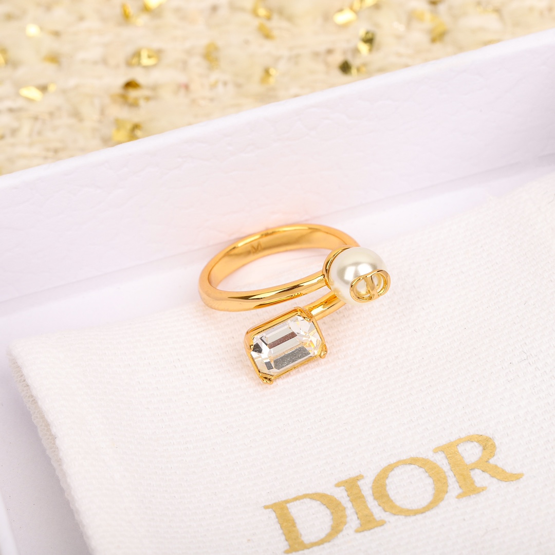 Dior Rock Sugar Square Diamond Pearl Ring