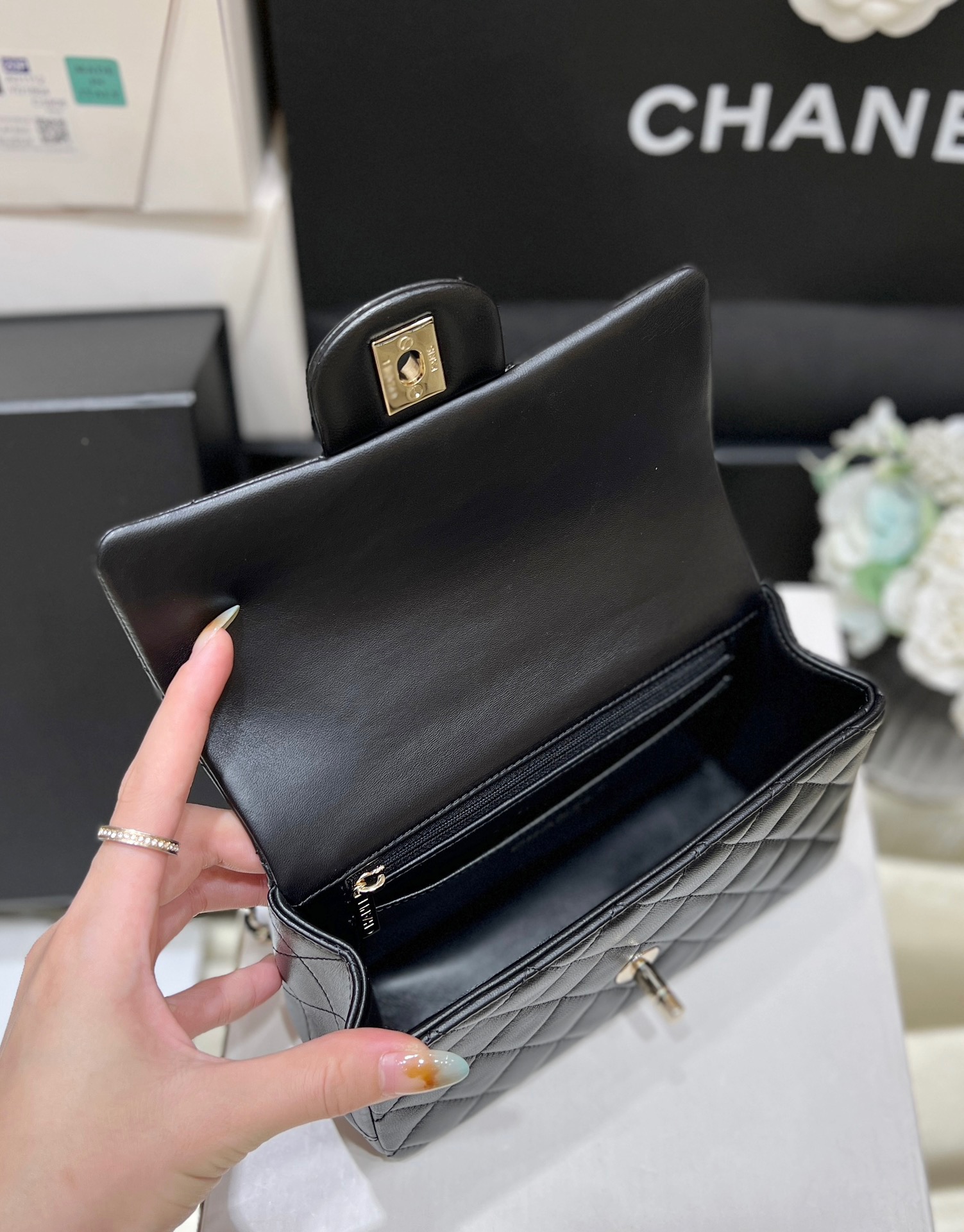 Chanel 23S cf mini handle AS2431