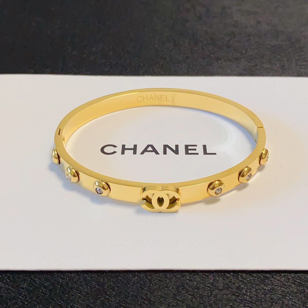 Chanel six sparkling diamond bracelet