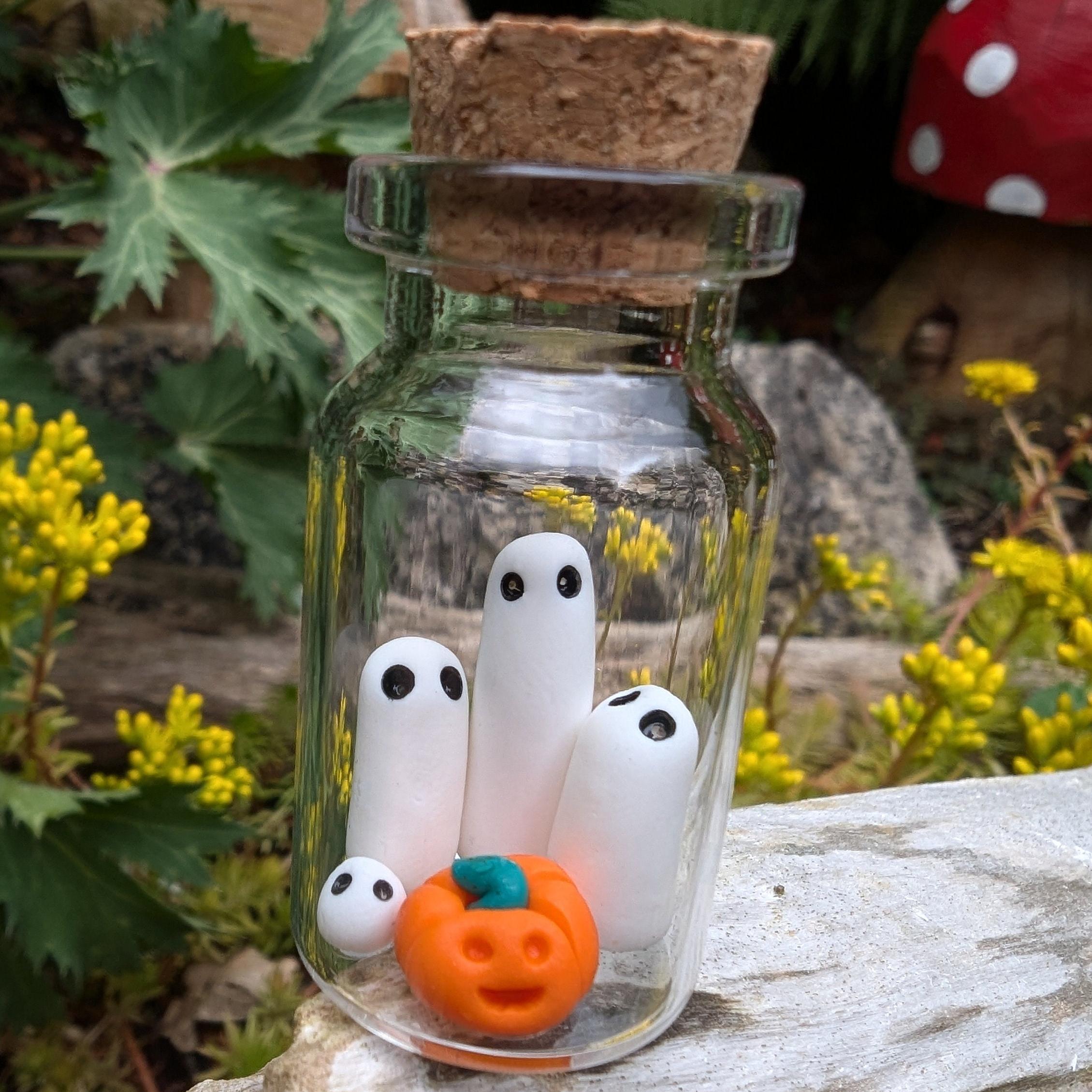 A Family Of Captured Ghosts Jar | Halloween Spooky