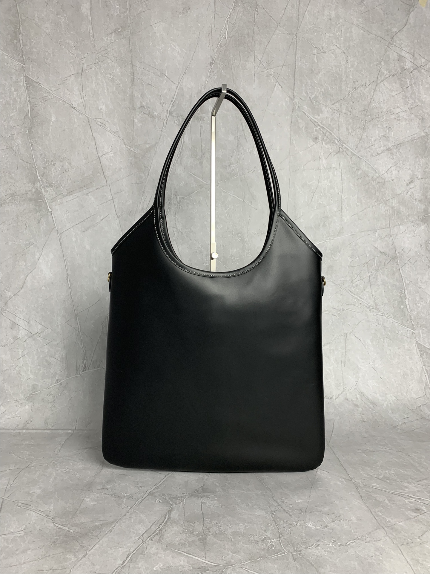 Miu Miu hobo tote 5BG231