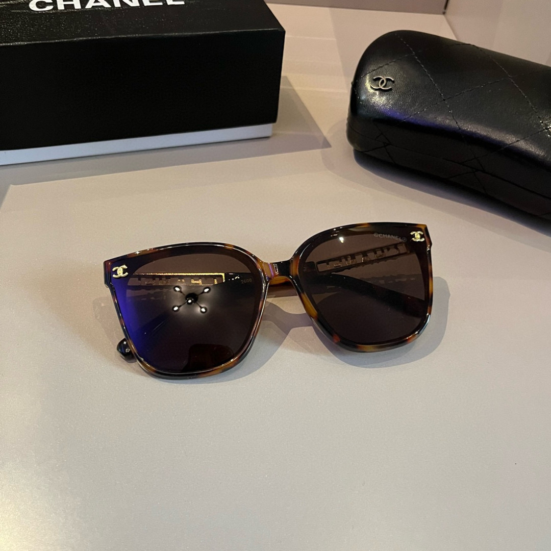 Chanel round frame sunglasses