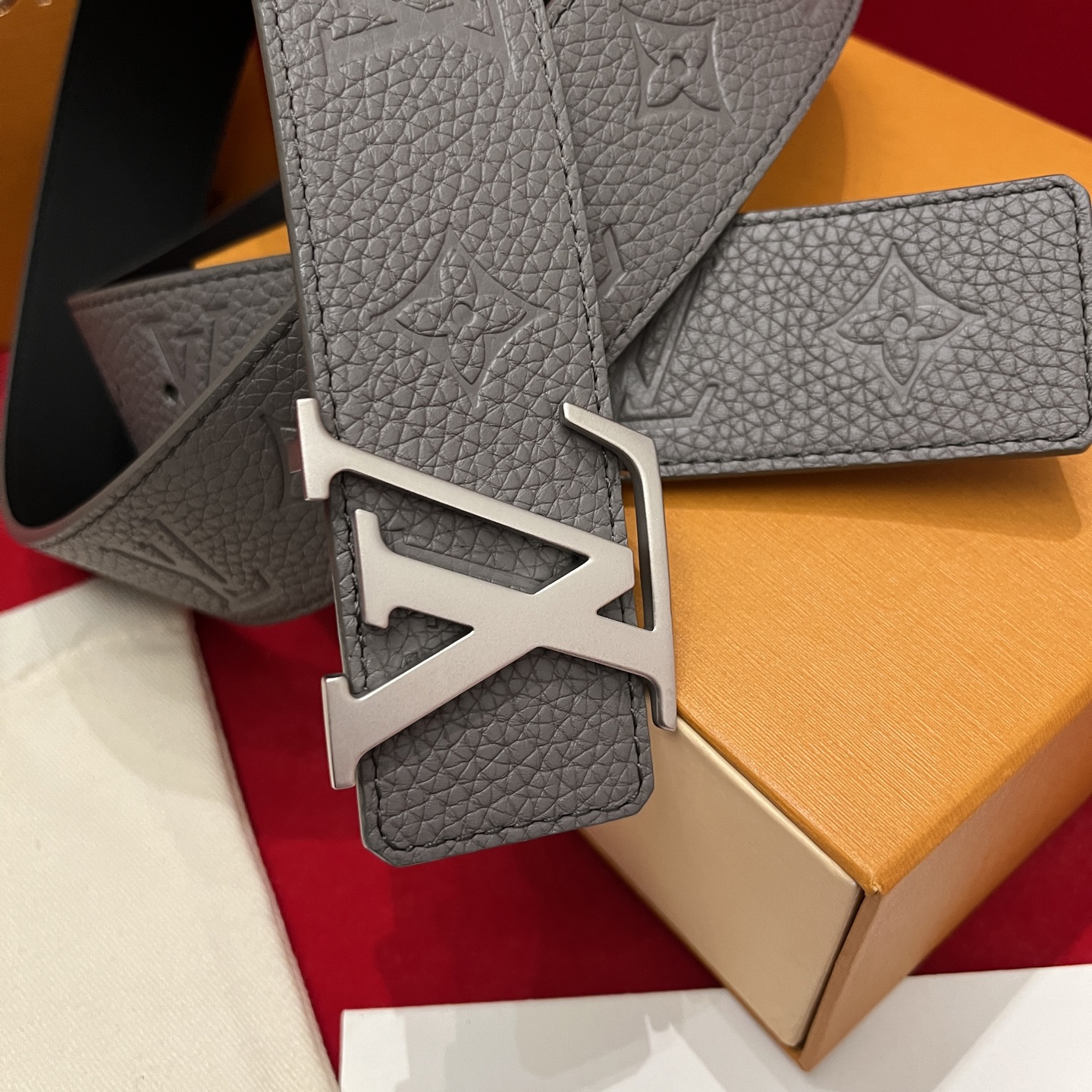 Louis Vuitton Litchi Embossed Cowhide Men's Belt, 4CM Width