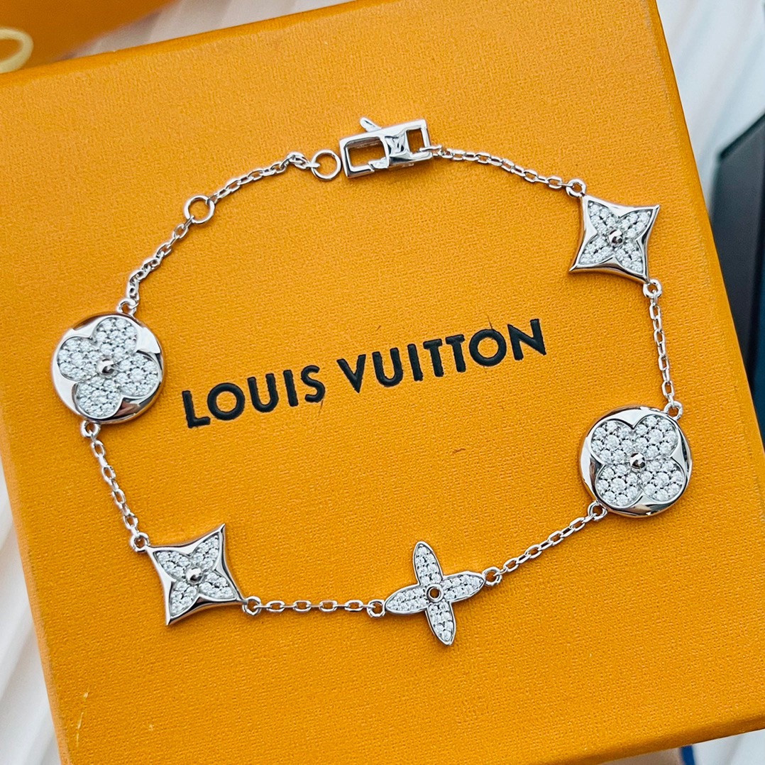Louis Vuitton new five-flower full diamond bracelet