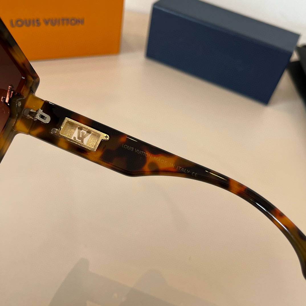 Louis Vuitton square-frame sunglasses