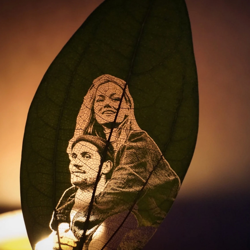 Handmade Customized Leaf Carving Photos Art