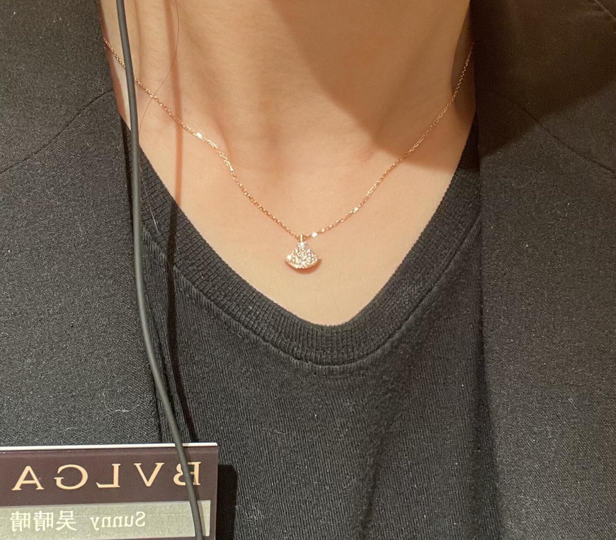 Bulgari small fan-shaped full diamond necklace